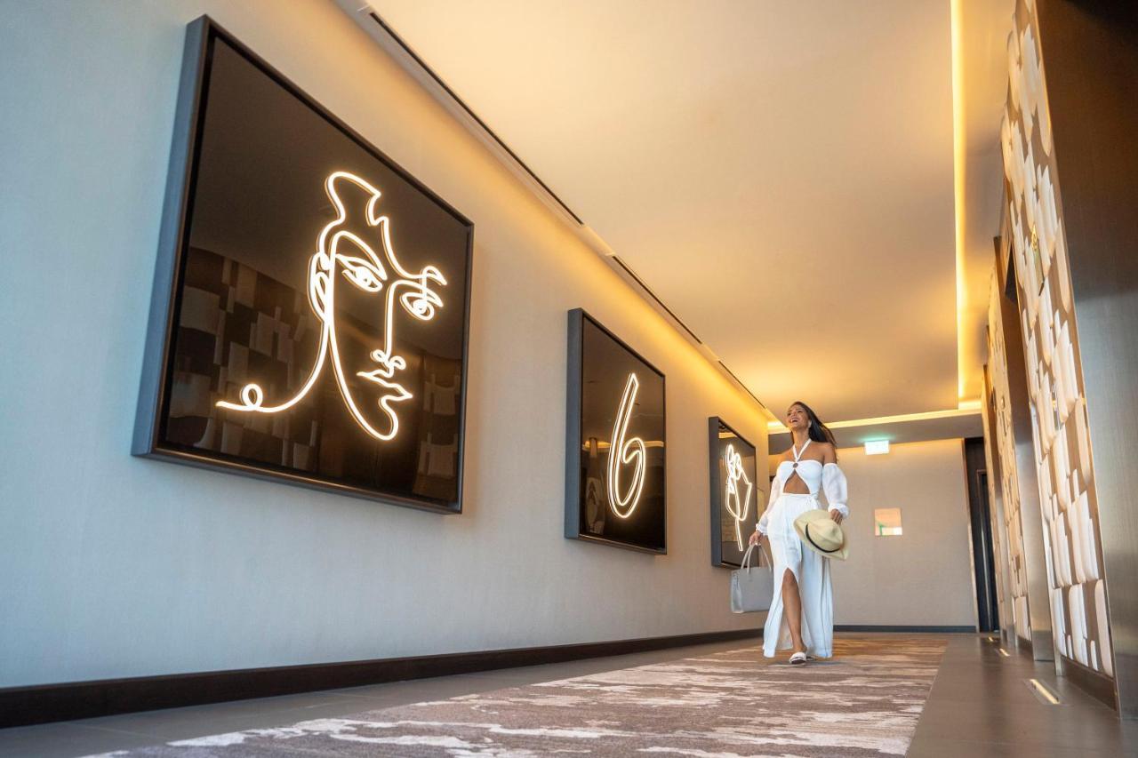 Hyatt Centric Jumeirah دبي المظهر الخارجي الصورة The hotel's interior