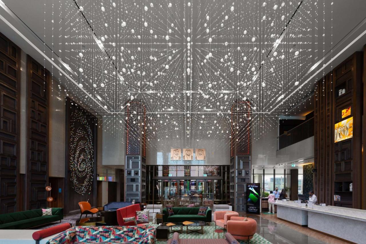 Hyatt Centric Jumeirah دبي المظهر الخارجي الصورة The lobby of the hotel