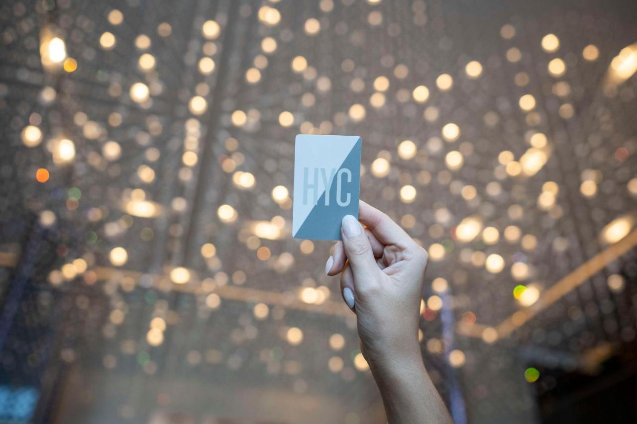 Hyatt Centric Jumeirah دبي المظهر الخارجي الصورة A card for the HVC