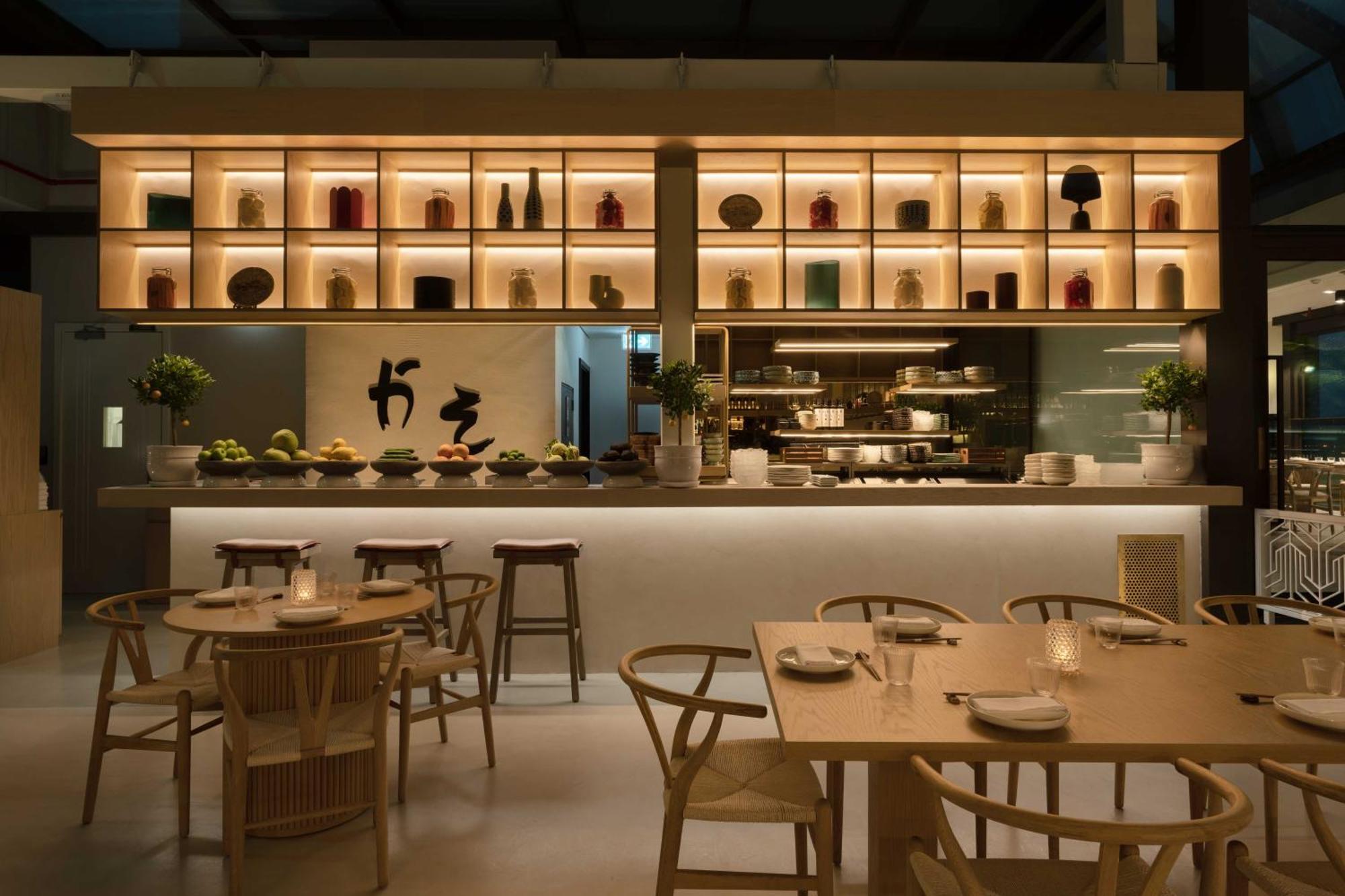 Hyatt Centric Jumeirah دبي المظهر الخارجي الصورة Interior of the restaurant