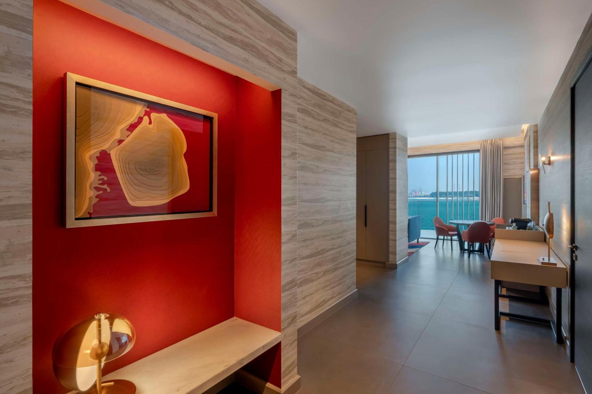 Hyatt Centric Jumeirah دبي المظهر الخارجي الصورة A suite at the hotel