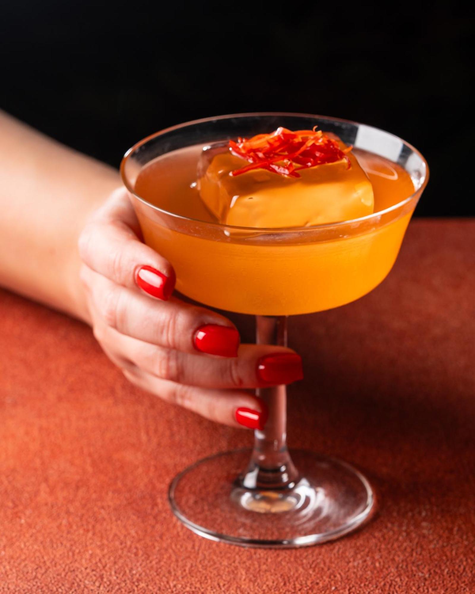 Hyatt Centric Jumeirah دبي المظهر الخارجي الصورة A pumpkin spice martini